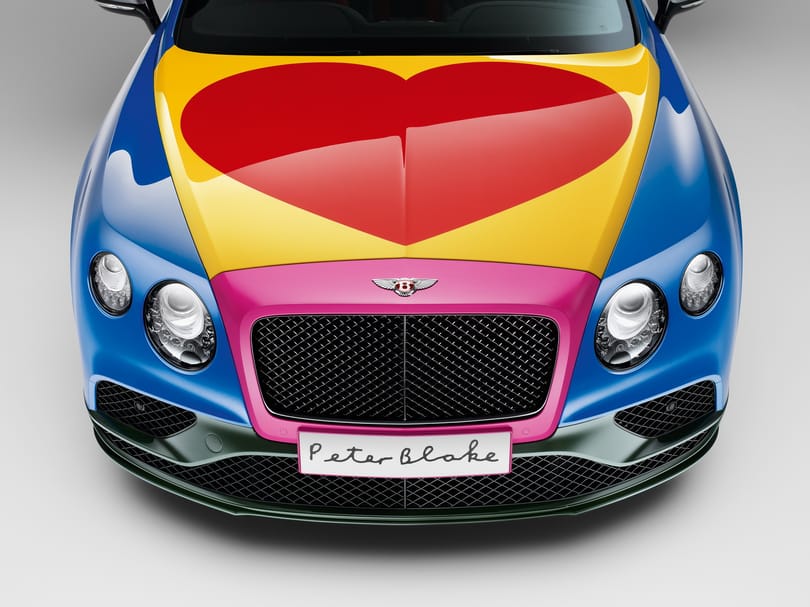 A nemes cél érdekében még egy ilyen pipacs Bentley is belefér