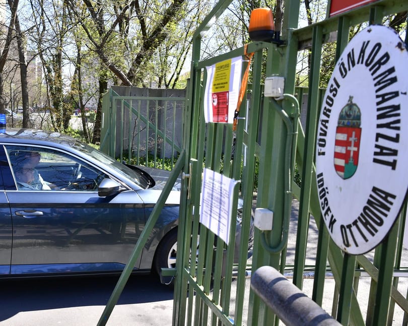 A koronavírus ott van az idősotthonokban, de csak kósza jelek mutatják a helyzet súlyosságát