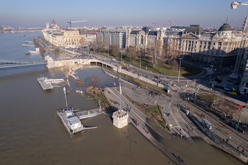 Lassan apad a Duna vízszintje, Budapesten szombaton lesz az elsőfokú védelmi szint alatt