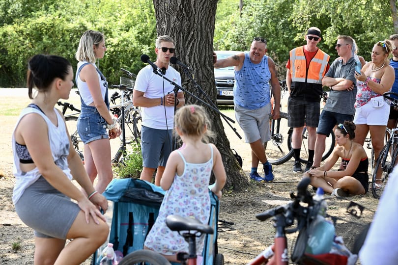 Magyar Péter nem zárja ki, hogy akár 1 százalékos adófelajánlásokat kapjanak a pártok