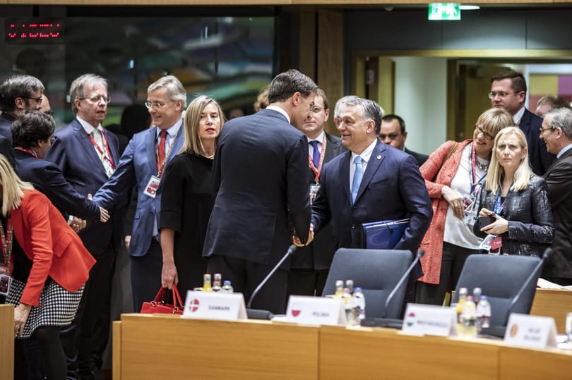 Videó: végül Orbán Viktor is befutott az EU-csúcsra