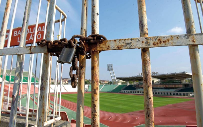 Mégsem csak kisfalvakba kerülnek a Puskás Stadion székei