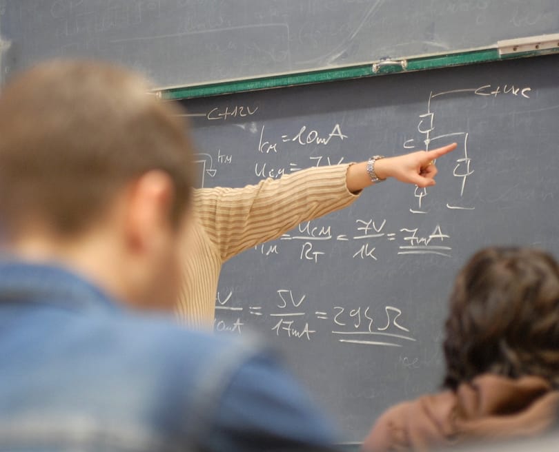 Két hét alatt hétszázezer? – Meglepetés diploma előtt