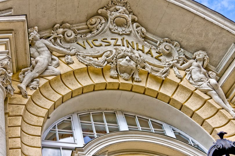 Még egy történet: „Isten hozott a Vígszínházban, Kicsim!“