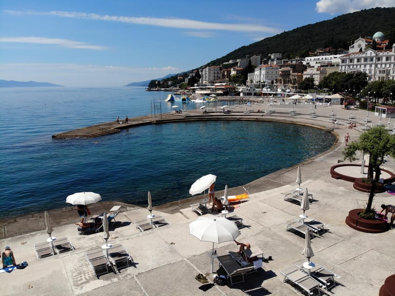 Oltásra biztatják az embereket a horvát miniszterek, nehogy bajt hozzon a turistaszezon