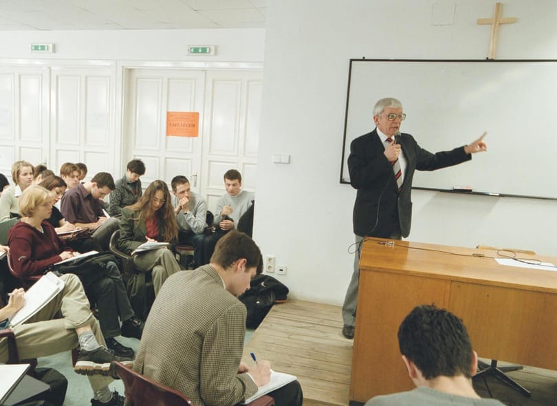Cudar egyetemi jövendő: emelkedő tandíjak, csökkenő dotáció