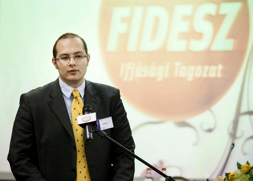 Előzetesben maradhat a hamis euróval lebukott volt fideszes