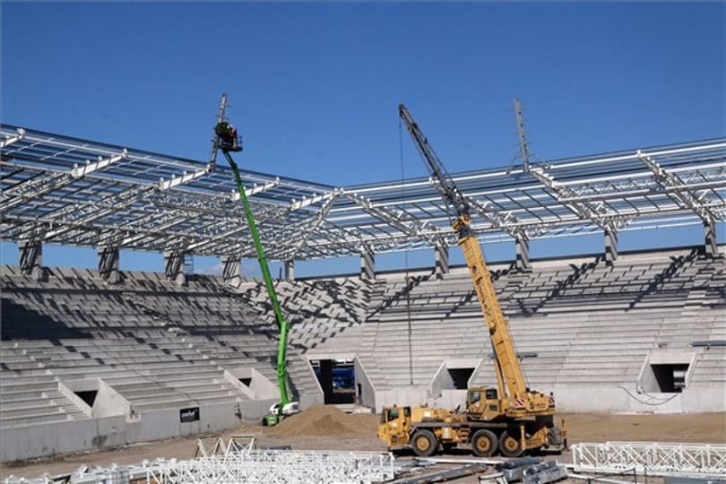 Hivatalosan is megcsúsztak a 14 milliárdos diósgyőri stadionnal