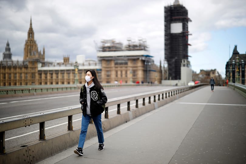 Jelentősen csökkent a napi halálozási szám Nagy-Britanniában