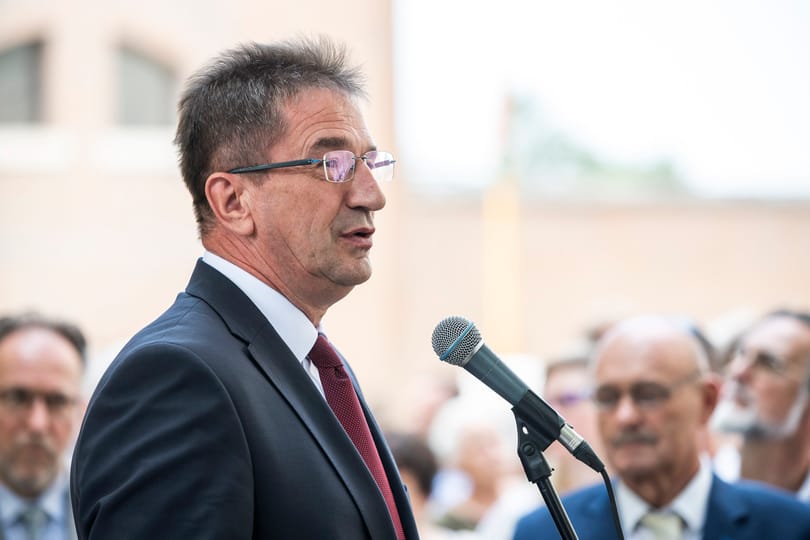 A Párbeszéd a mentelmi bizottság összehívását kezdeményezi a Völner-ügy miatt