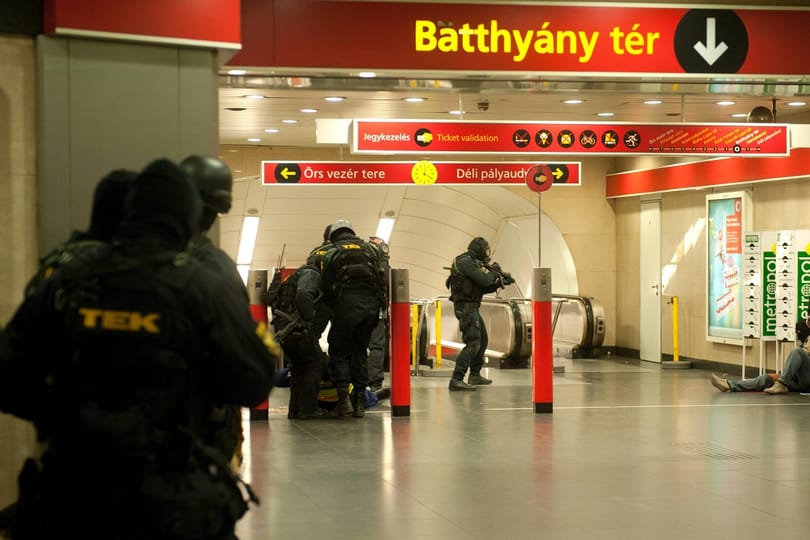 Galéria: így folyt a vér a Batthyány téri metróban! 