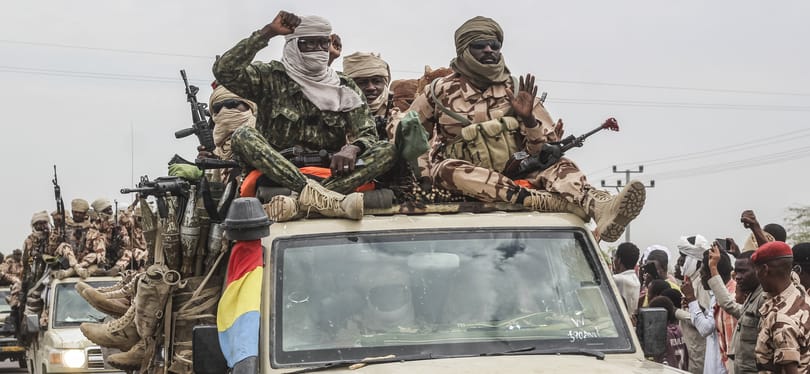 Valamikor, valamiért katonákat küldünk Afrikába: amit tudni lehet és amit titkol a kormány a csádi katonai misszióról