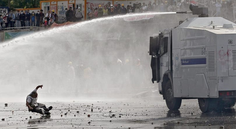 Tüntetők ezrei tértek vissza a Taksim térre
