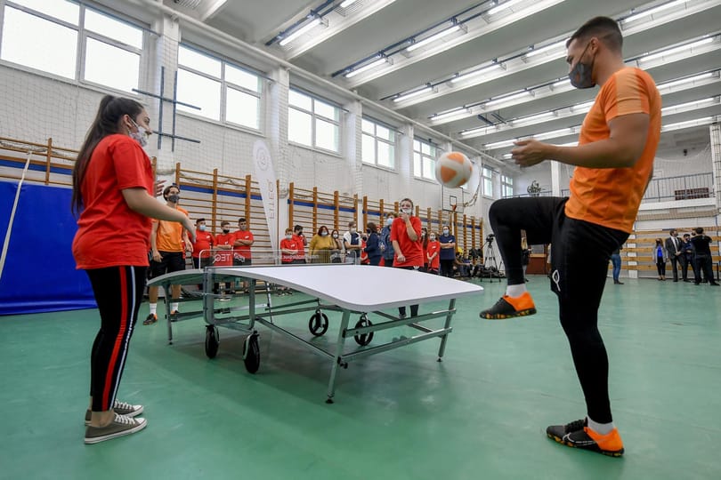 Közel 400 millióért vesznek Teqball-asztalokat a szakképzési centrumok