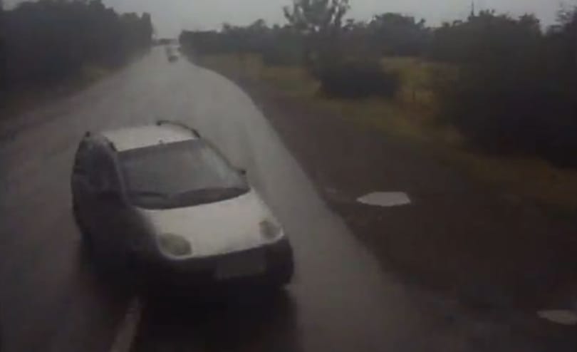 Videó: Így gázol át egy kamion egy Daewoo Matizon