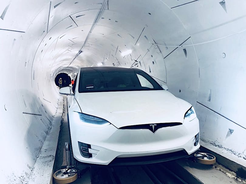 12 személyes, föld alatt suhanó kisbuszt fejleszthet a Tesla