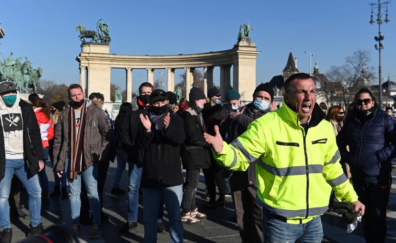 Tizennyolc tüntetővel szemben intézkedtek a rendőrök a Hősök terén 