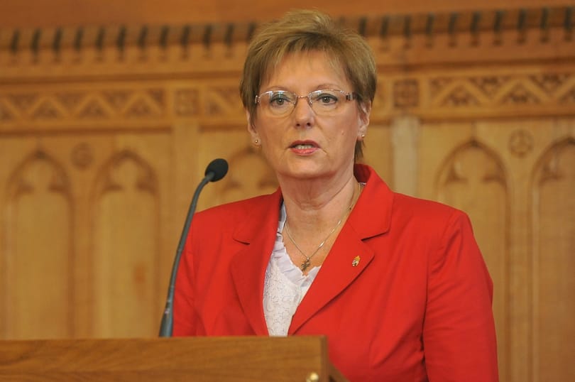 Hoffmann: nem akarjuk, hogy sose menjenek külföldre a diákok