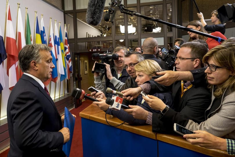 Orbán megfojtaná Brüsszelben a lopakodó szerződésmódosítást