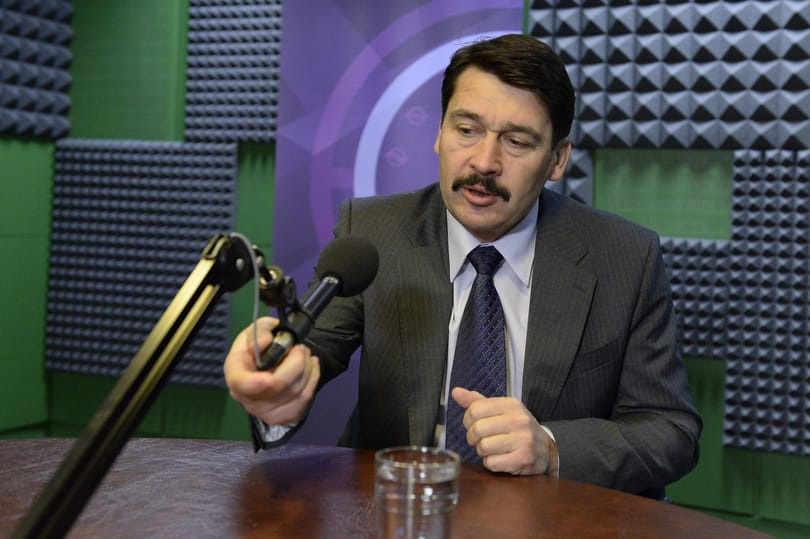 Áder minél korábbra kitűzné a választásokat
