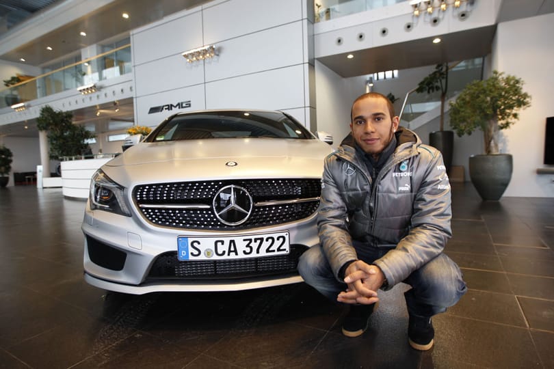 Így telt Hamilton első napja a Mercedes Petronasnál