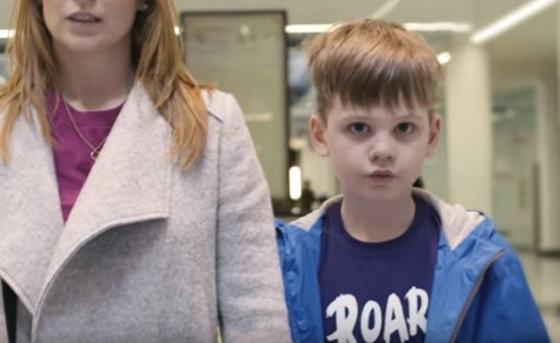 Ezt látja egy autista gyerek, ha bemegy egy plázába - videó