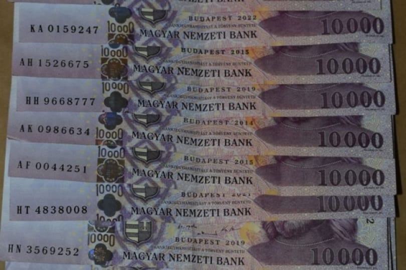 Tizenkilenc éves ismerősét kényszerítette prostitúcióra egy fiatal nő
