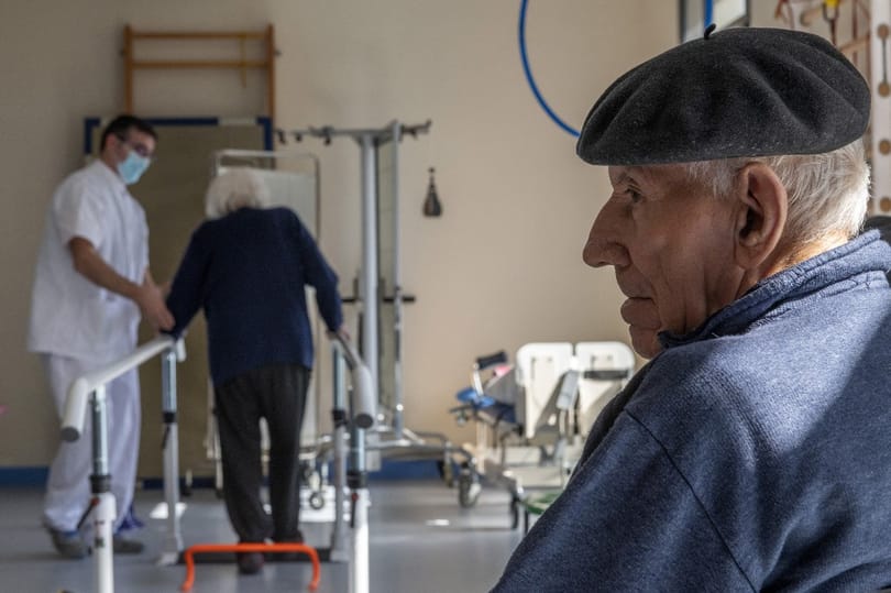 Csökkent a várható élettartam a koronavírus miatt Magyarországon