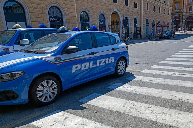 Legalább nyolcvanszor lőttek a tömegbe Nápolyban, hogy megöljenek egy maffiózót 