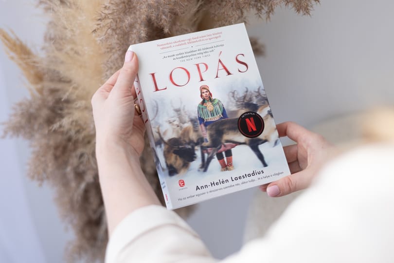 Az elnyomás rejtett formáival szembesít a lappföldi számikról szóló regény