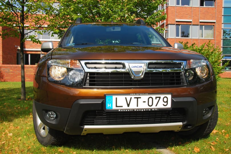 Év tesztautója 2011 döntő: vezet a Dacia