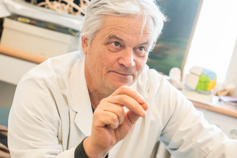 Csókay András: Ne hallgassunk a szirénhangokra, oltassunk a kínai vakcinával