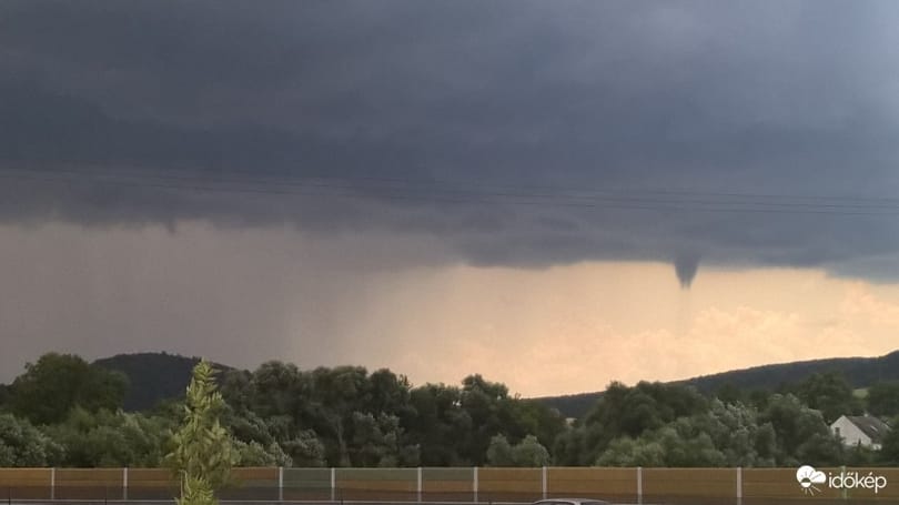 Tornádó volt Veszprém mellett