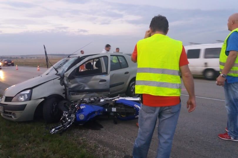 Két motoros bukott a 7-es úton történt balesetben, egyikük meghalt – fotók