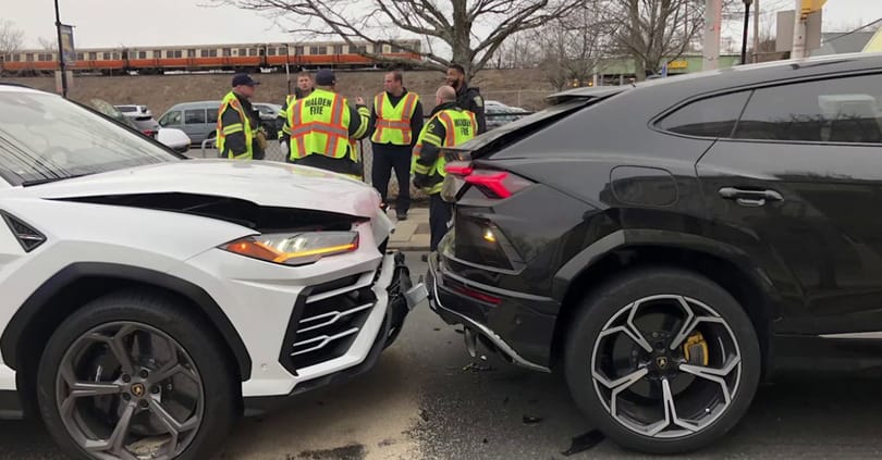 Ellopott két Lamborghinit pár tinédzser, aztán egymásnak mentek a piros lámpánál