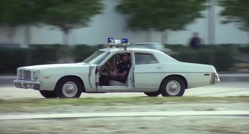 Mit tettél, Walsh? A legrosszabbkor akart kiszállni kocsijából a nevadai rendőr – videó
