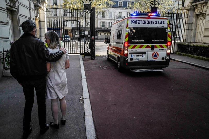 Franciaországban fokozatosan feloldják a karantént