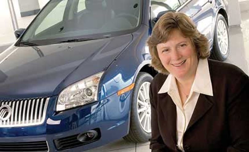 Ittasan vezetett Elena Ford