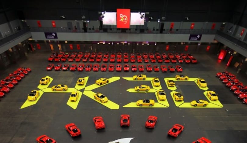 600 Ferrari állt össze egy képpé