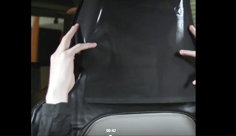 Csodálatos, ahogy a mérnökök autóülésnek kénytelenek öltözni, hogy eljátsszák, nincs sofőr a kocsiban - videó