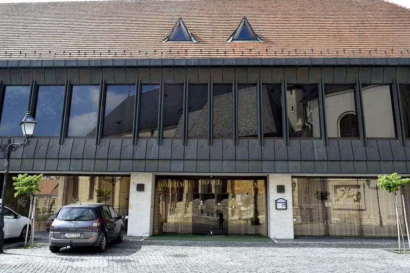 Győrben megvásárolt egy szállodát az állami milliárdokkal kitömött Mathias Corvinus Collegium