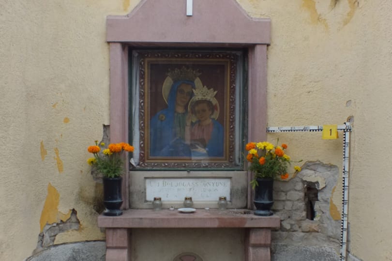 A templomok nem zárnak, a katolikus miséket megtartják