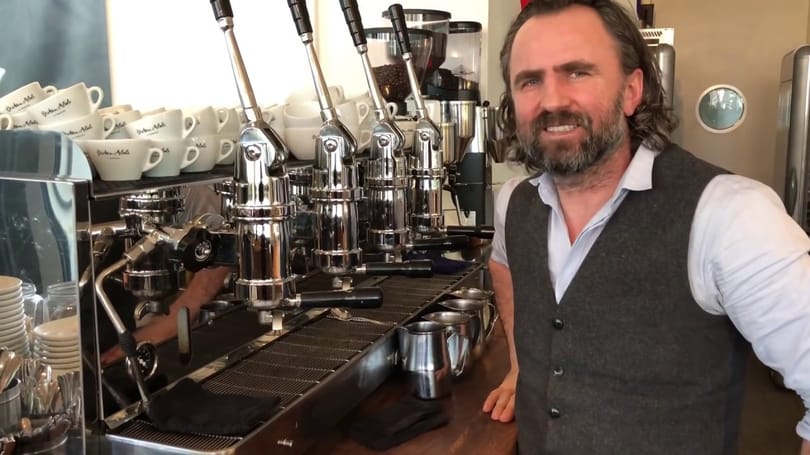 Budapesten járt a baristák egyik leghíresebbje, Dritan Alsela