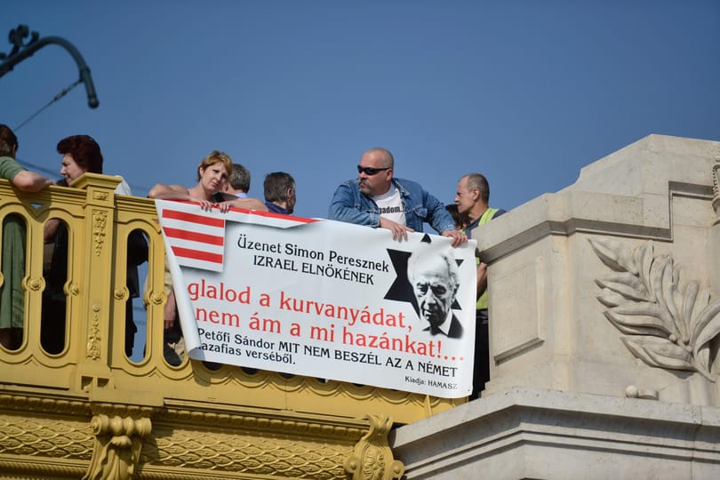 Trágár provokációval indult az Élet menete