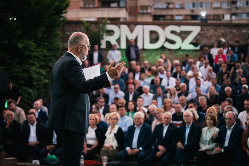 Orbán Putyin-barátságától sújtva indul a romániai elnökválasztáson az RMDSZ elnöke