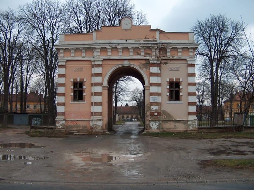 Hogyan lett egy műemlék-laktanyából nyomortelep?