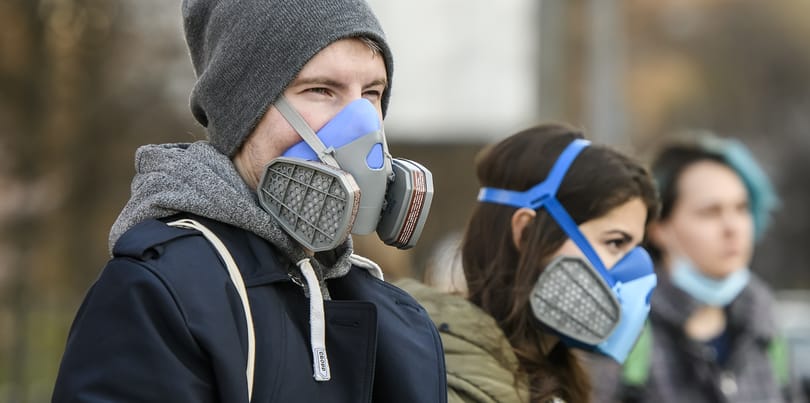Ukrajnában felfüggesztik az oltatlan tanárok munkaviszonyát