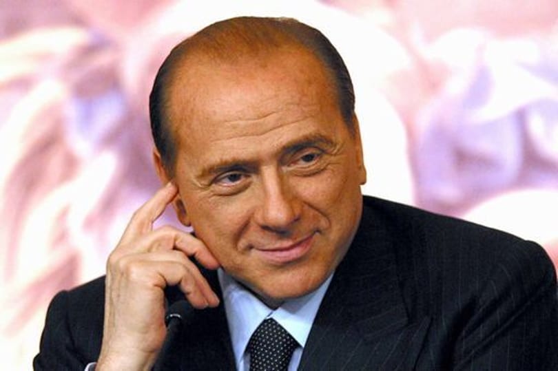 Berlusconinak kedvező olasz híradók kaptak hatósági bírságot
