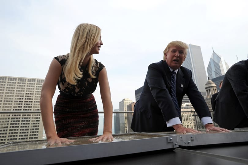 Micsoda csapás, Ivanka Trump kiszáll a divatüzletből, hogy a politikára összpontosítson