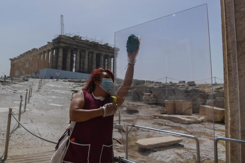 Európa-szerte várják megváltóként a turistákat, de a szabályokat még nehéz követni 